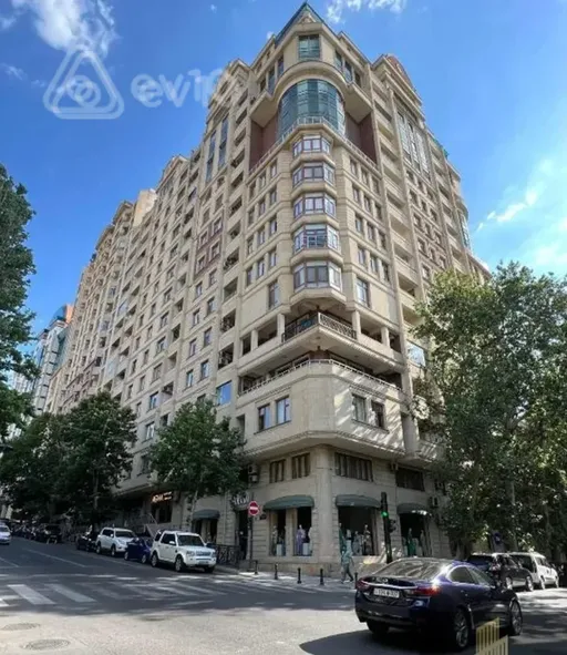Jalə Plaza